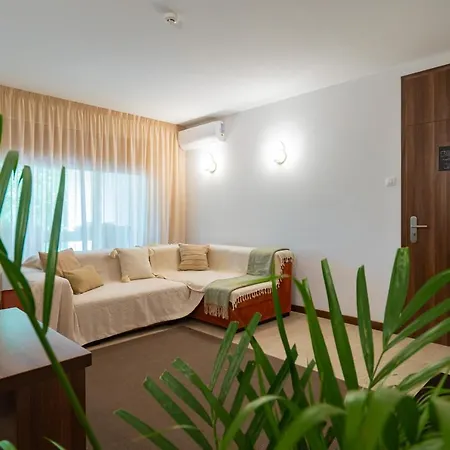 Epico Seafront & Garden