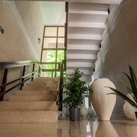 Epico Seafront & Garden Πανσιόν 4*